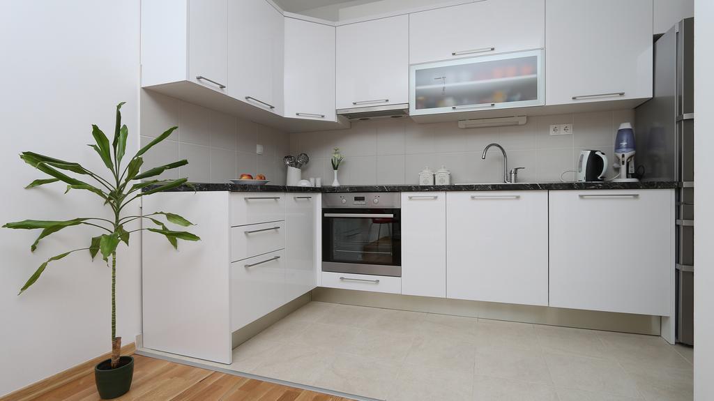 Antonijas Sunny Apartment Makarska Kültér fotó